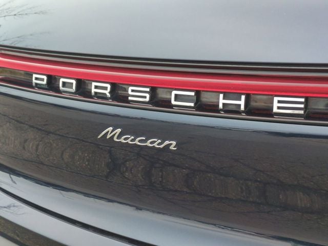 2023 Porsche Macan Base