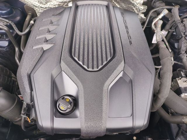 2023 Porsche Macan Base