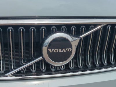 2025 Volvo XC40 B5 Core