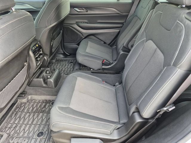 2024 Jeep Grand Cherokee L Laredo 4X4