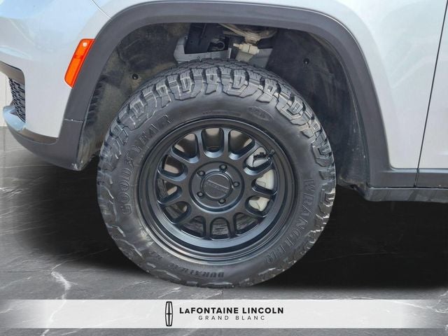 2024 Jeep Grand Cherokee L Laredo 4X4