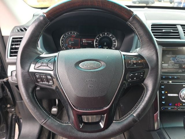 2016 Ford Explorer Platinum 4WD!