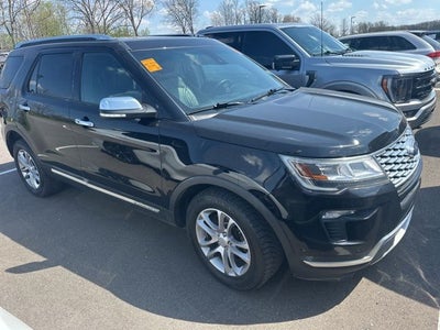 2018 Ford Explorer Platinum 4WD!
