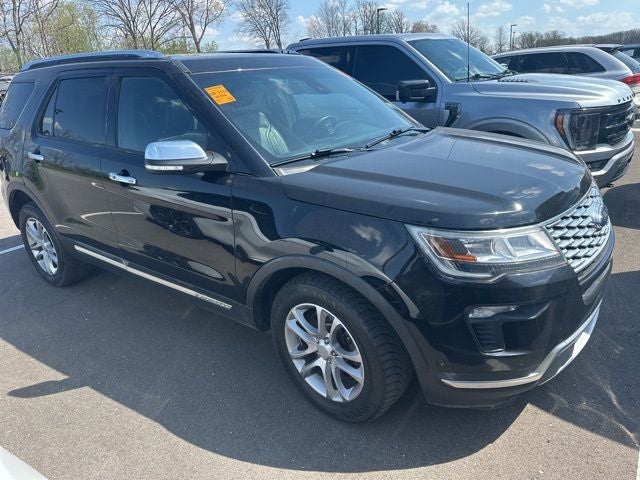 2018 Ford Explorer Platinum 4WD!