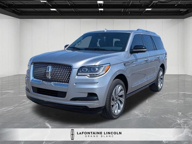 2022 Lincoln Navigator Standard 4WD!