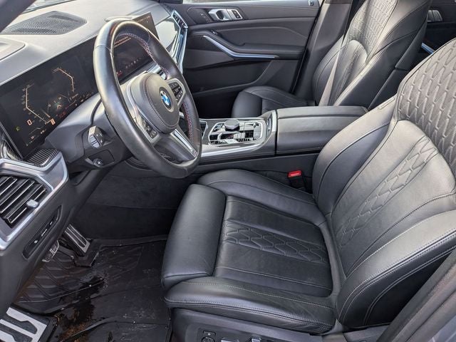 2025 BMW X7 M60i AWD