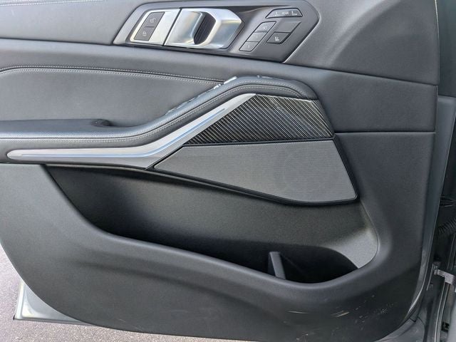 2025 BMW X7 M60i AWD