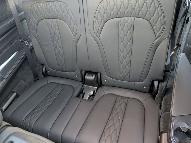 2025 BMW X7 M60i AWD