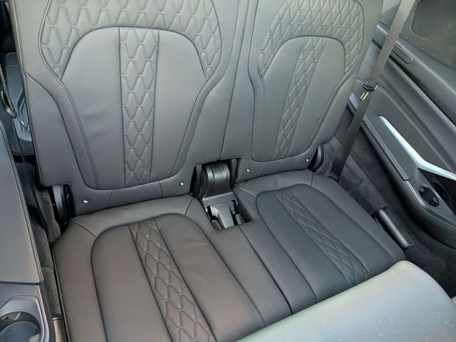 2025 BMW X7 M60i AWD