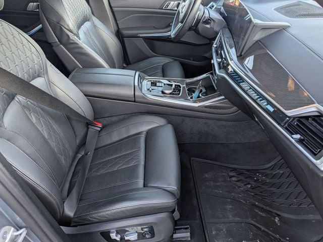 2025 BMW X7 M60i AWD