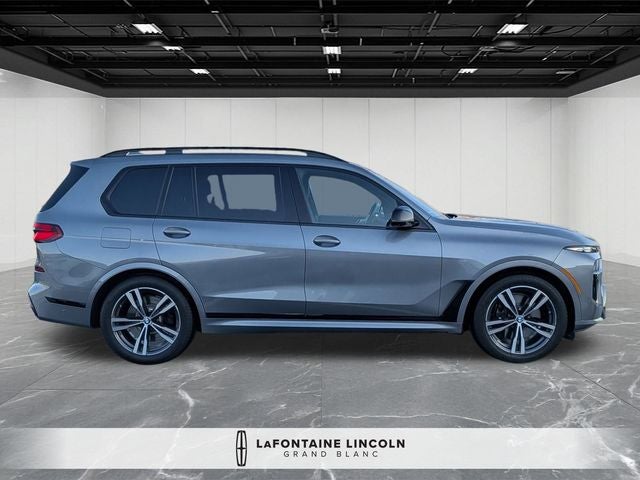2025 BMW X7 M60i AWD