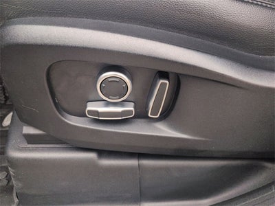 2023 Land Rover Defender 130 SE