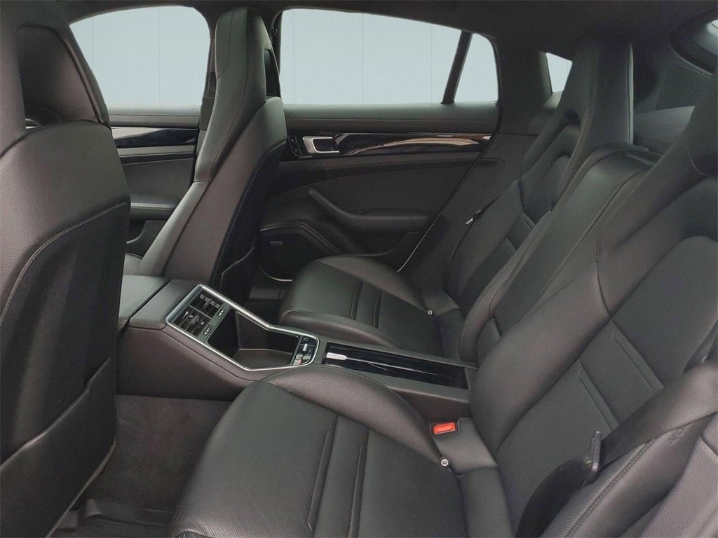 2018 Porsche Panamera 4