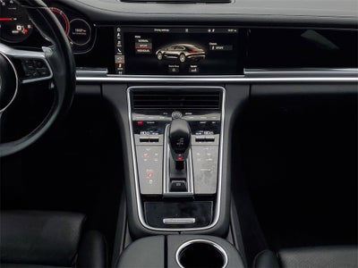 2018 Porsche Panamera 4