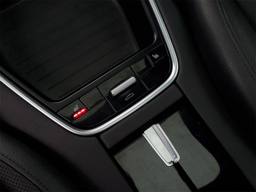 2018 Porsche Panamera 4