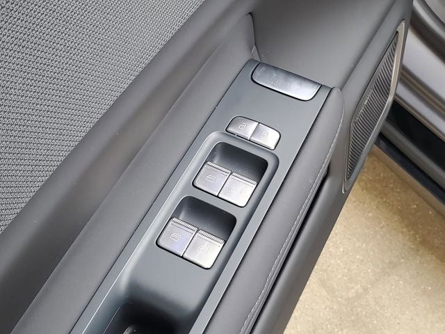 2026 Polestar 4 Performance Plus and Pilot