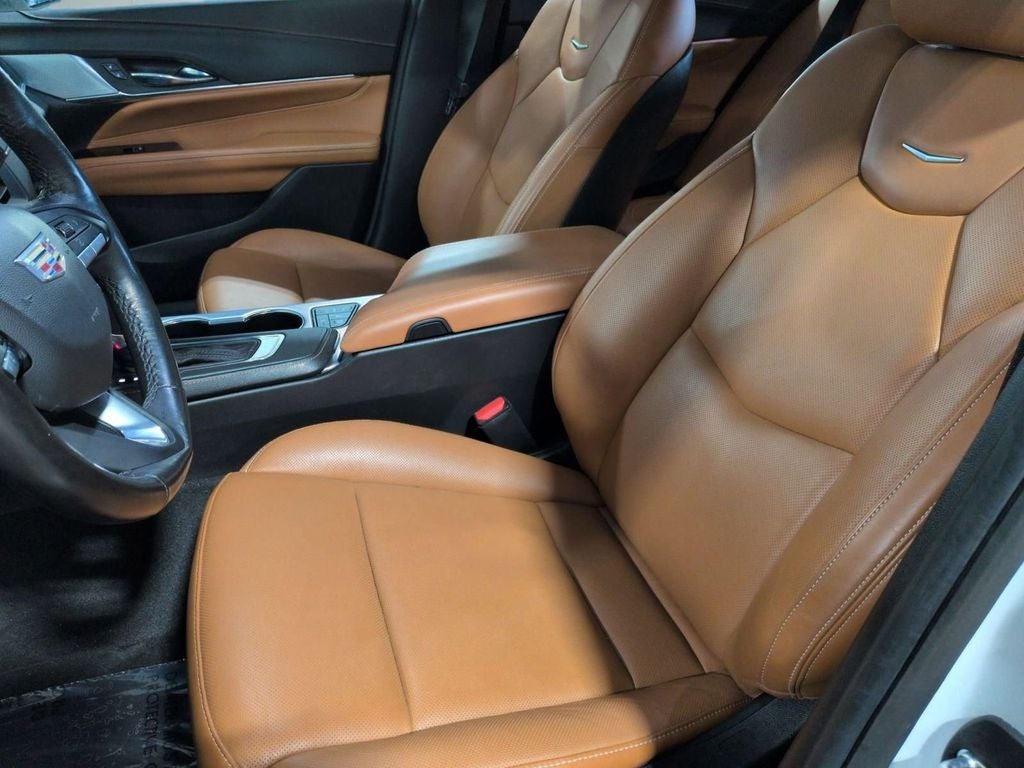 2023 Cadillac CT4 Premium Luxury