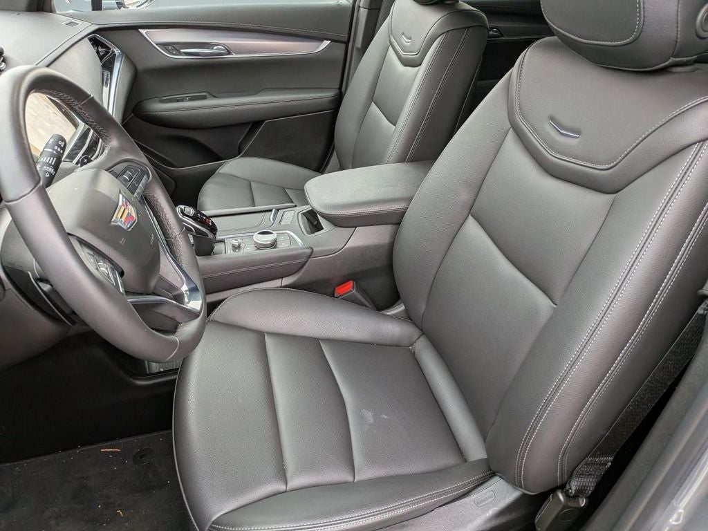 2025 Cadillac XT6 Luxury