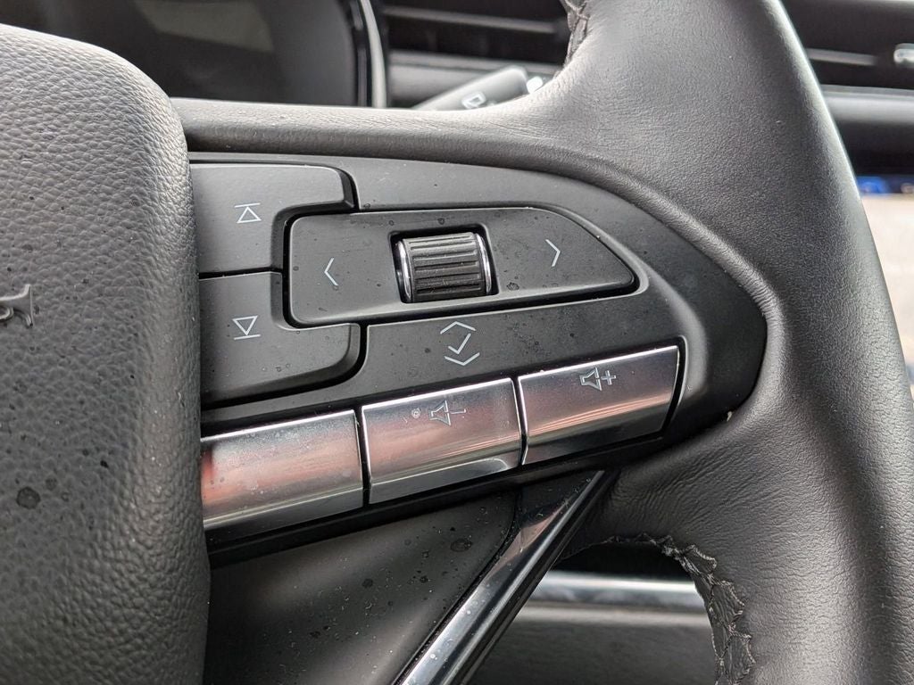 2025 Cadillac XT6 Luxury