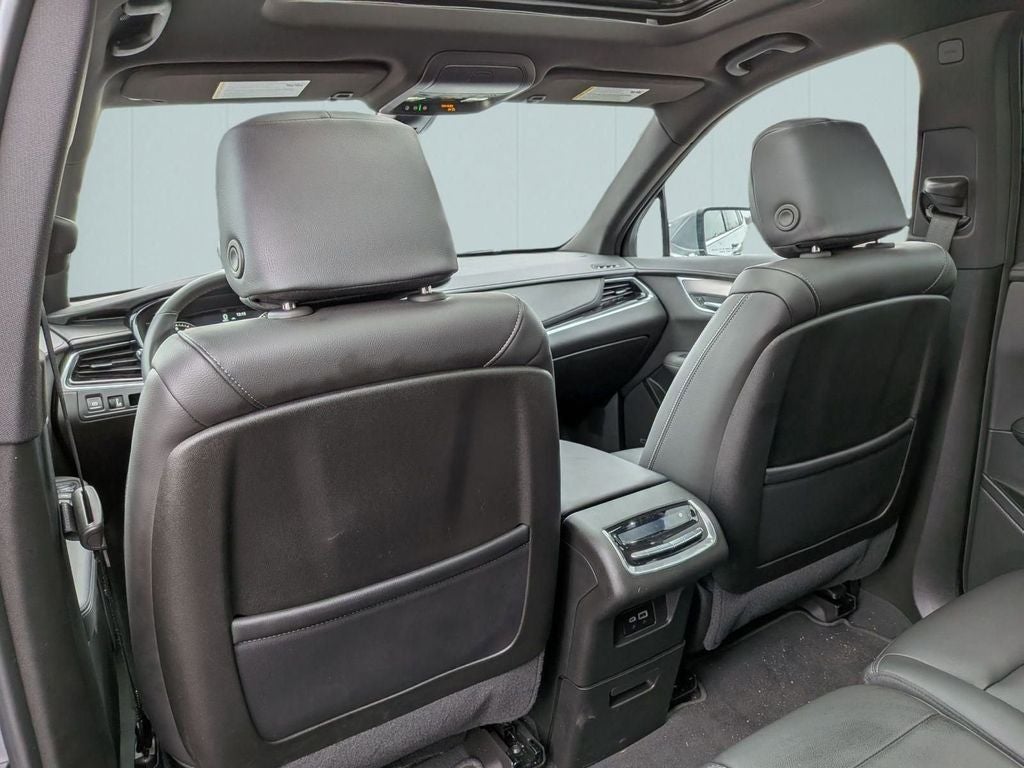 2025 Cadillac XT6 Luxury