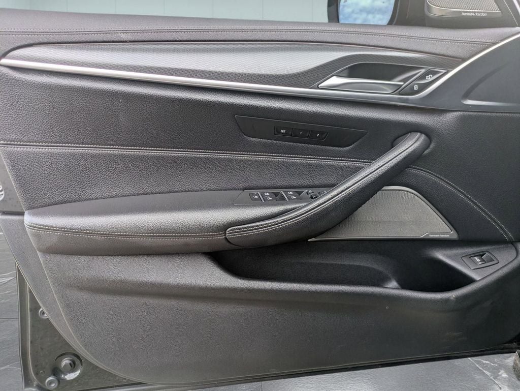 2022 BMW 5 Series M550i xDrive