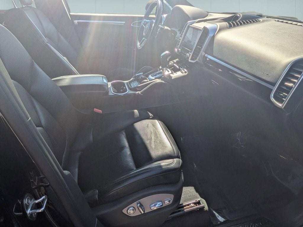 2018 Porsche Cayenne Platinum Edition